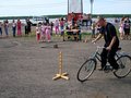 [Эльдиканцы] День посёлка-2007. Соревнование на велосипедах «Фигурная езда»